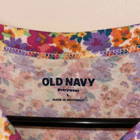 😍Old navy flowered top 😍 - Picture 3 of 5